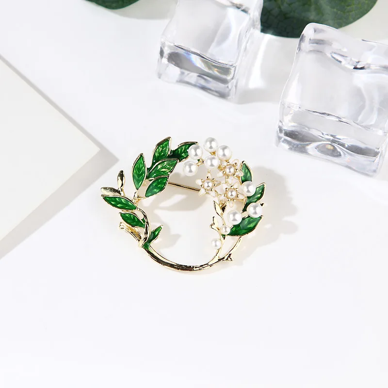 Korean Fashion Enamel Gardenia Flower Brooches For Women Luxury Design Pearl Casual Office Brooch Pin Jewelry Gifts For Girl