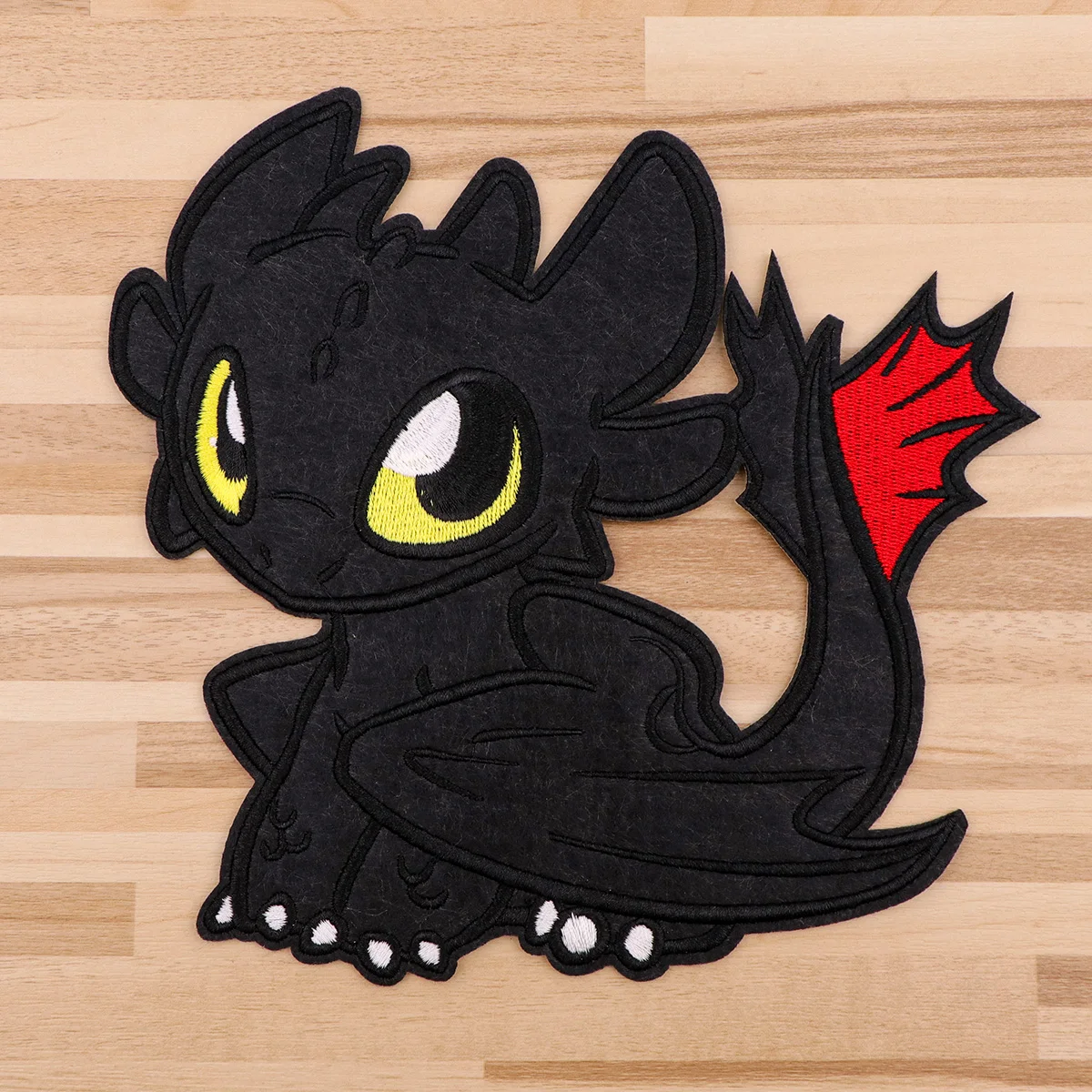 Рисунок 2 - Аниме Черный Дракон вышитая нашивка