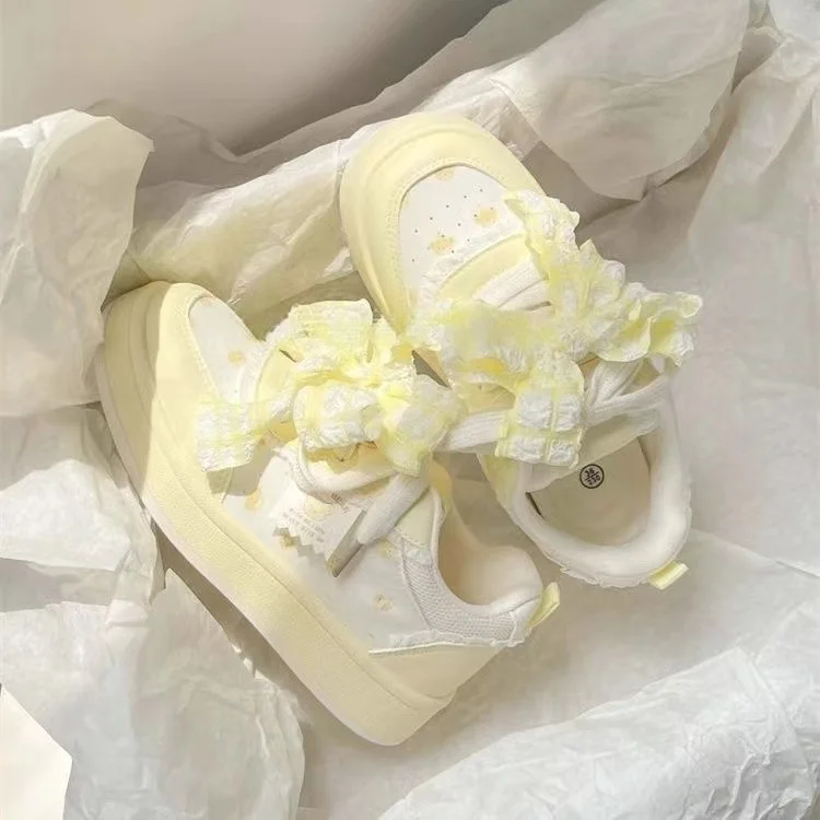 Tênis Feminino Estilo Dopamina com Sola Grossa Respirável Branco para Saias, Tênis Casual com Fivela Cruzada e Bico Redondo