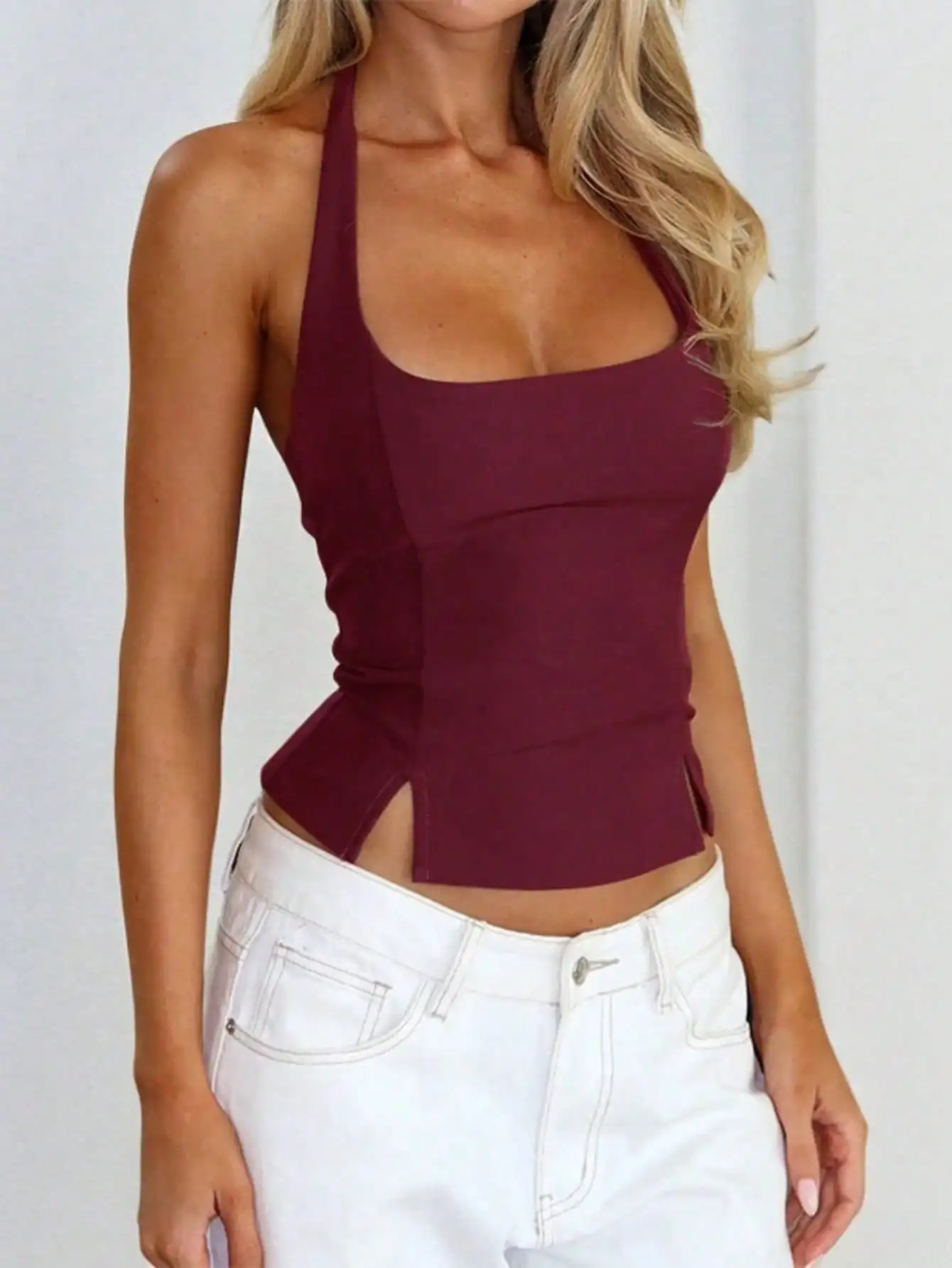 パーティートップ：新作ホルターネックタイフロントキャミトップ - ウエストシンチでスリムフィット、小さなスリットとローバックジッパー付き