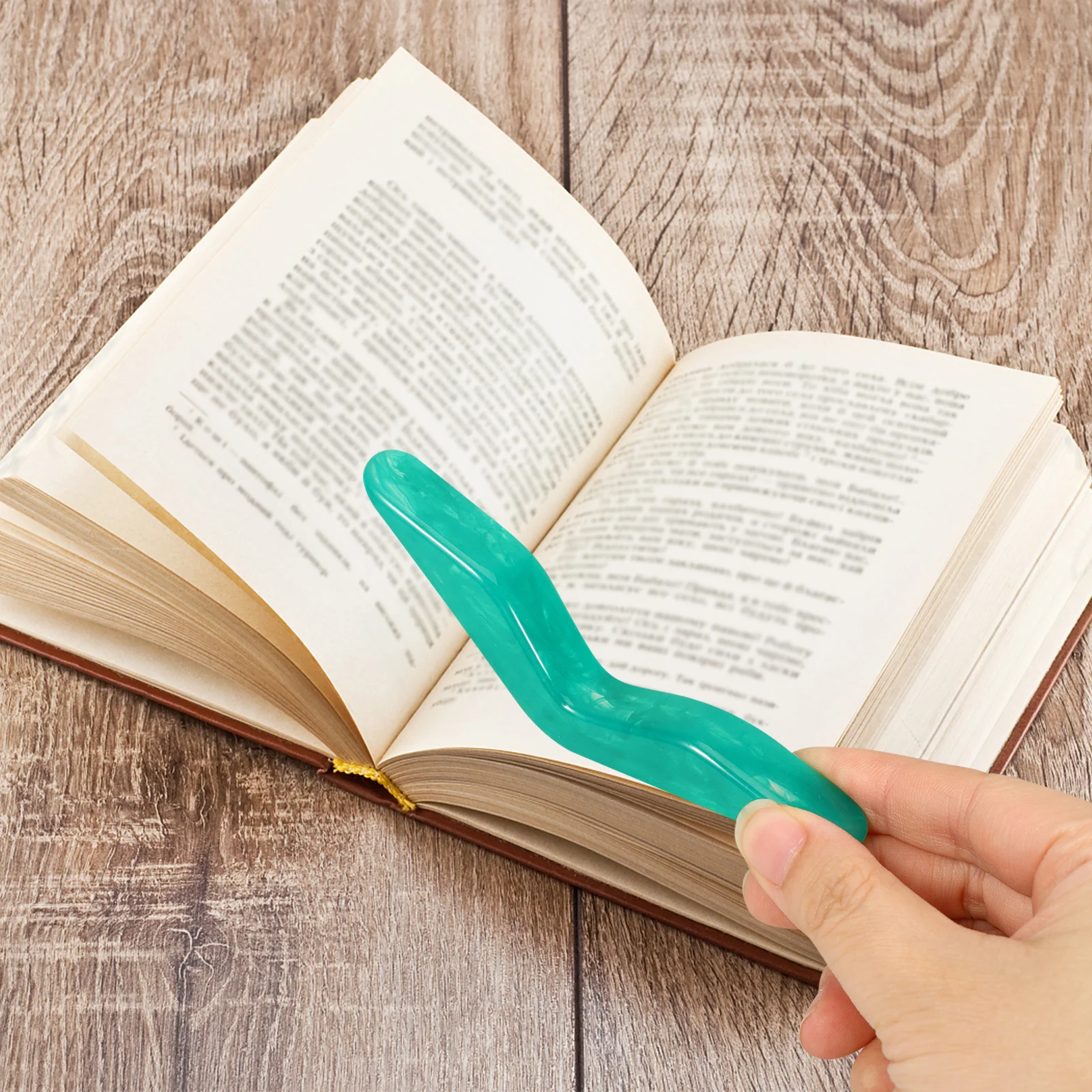 

Resin Thumb Page Holder Unique Book Page Holder for Reading in Bed Portable Lightweight Reading Accessory for Book Lovers