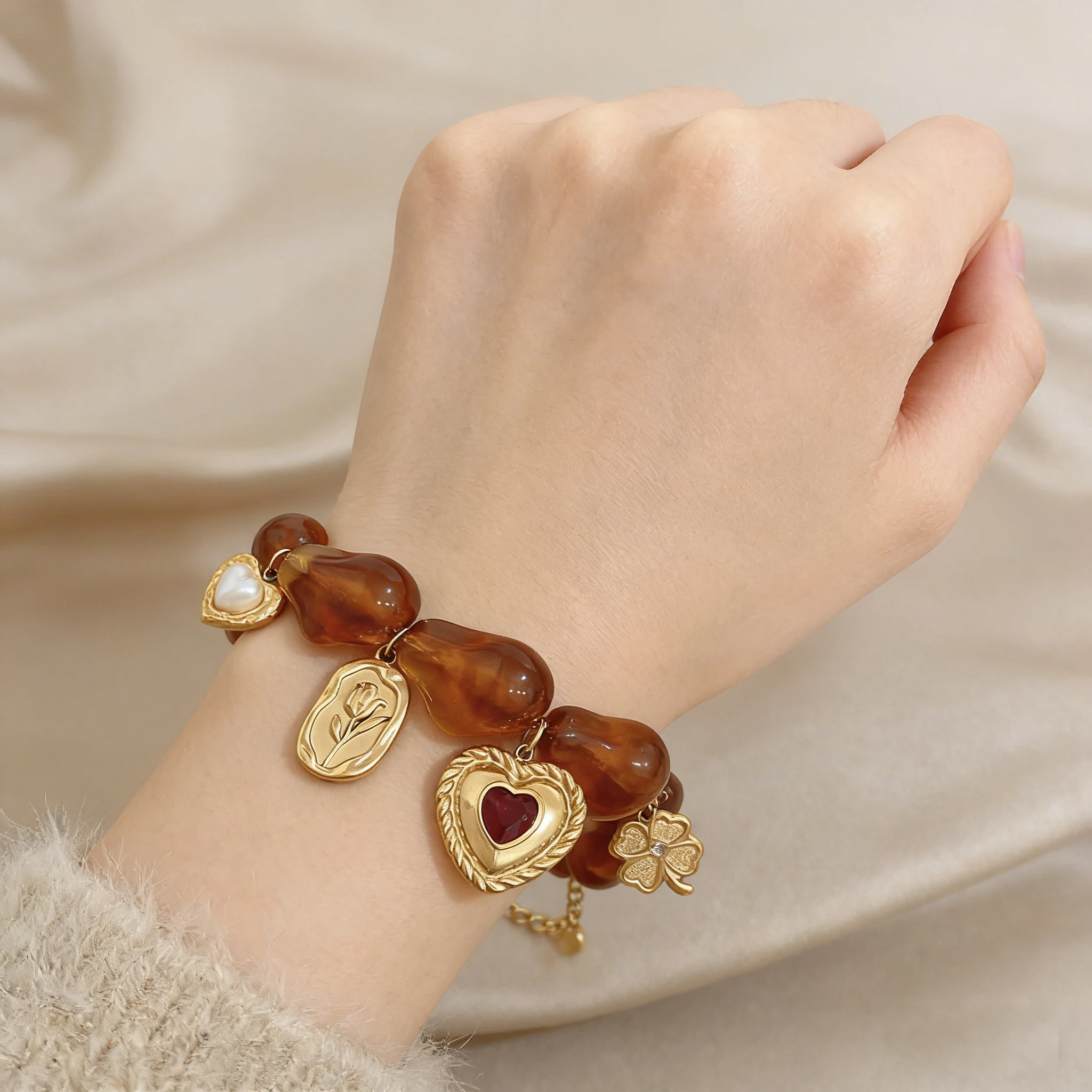 

Freetry Retro Heart Pendant Stainless Steel Bracelet for Women Irregular Resin Beads Stackable Bangle Daily Jewelry Accessories