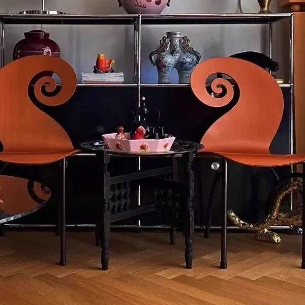 كرسي خلفي من الخشب الصلب الاسكندنافي مصمم كرسي طعام النمل للمنزل حديث بسيط مقهى الترفيه كرسي التفاوض