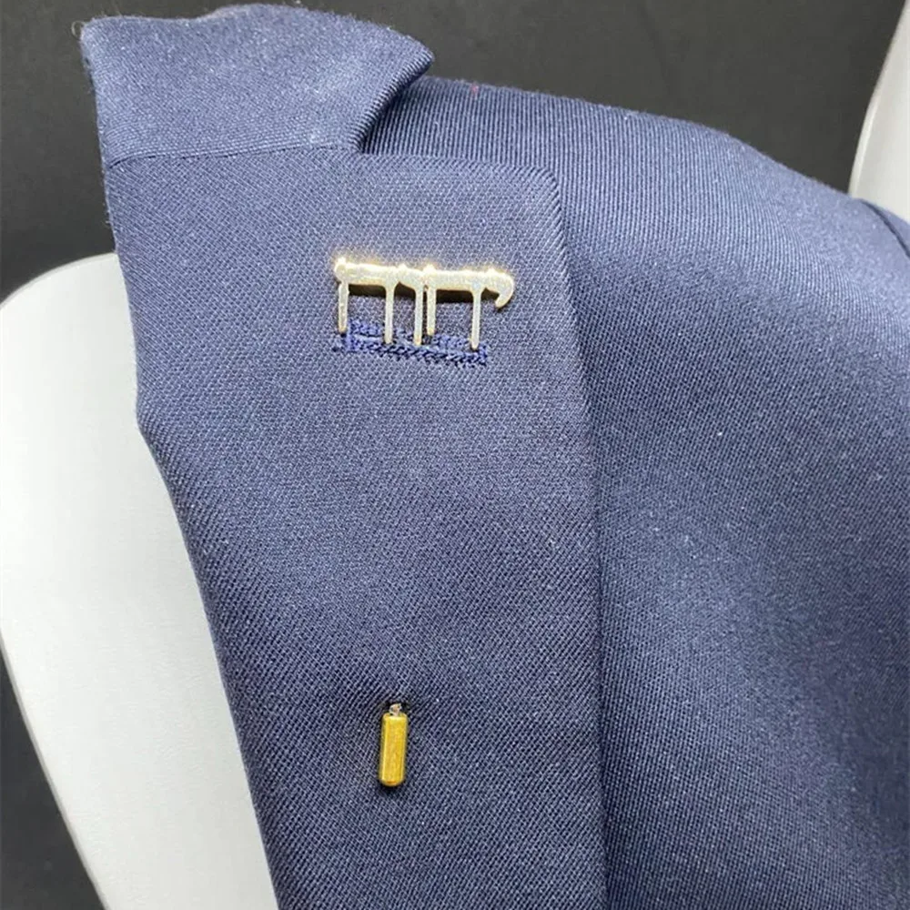 

Custom Long Needle Hebrew Name Brooch Lapel Pin For Men Suit Shirt Collar Pins Corsage Brooches Personalizados Gift