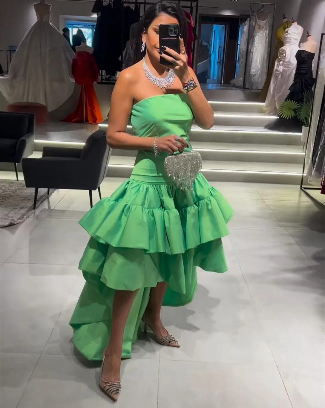 Vestidos de tafetá feminino com babados, vestido de baile Hi-Lo sem alças assimétrico, verde curto elegante