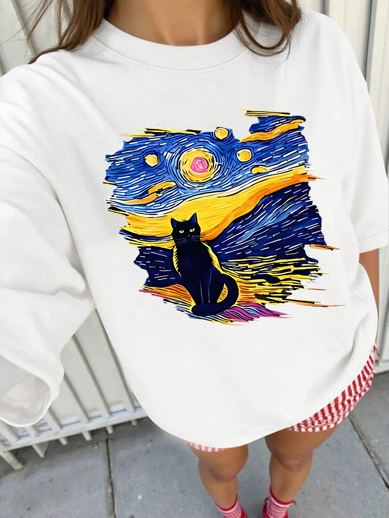 

Плюс - размер Casual Art - тематическая футболка, короткий рукав с уникальным принтом