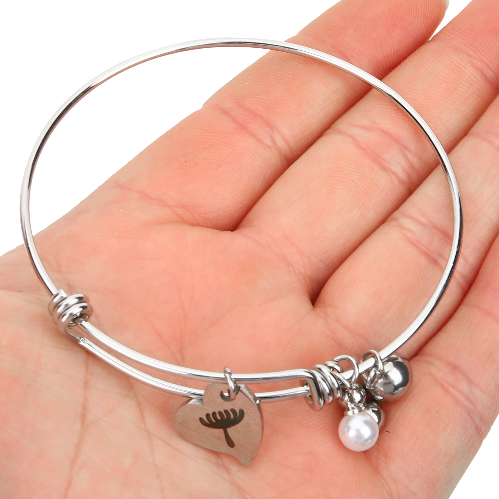 

Heart-shaped Bracelet Matching Bracelets Mom and Daughter European American Mother