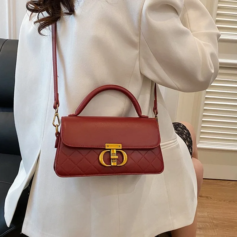 

Стильная сумка для подгузников: женская кожаная сумка-тоут класса люкс, винтажная сумка через плечо, минималистичная дизайнерская сумка большой вместимости, шикарная сумка.