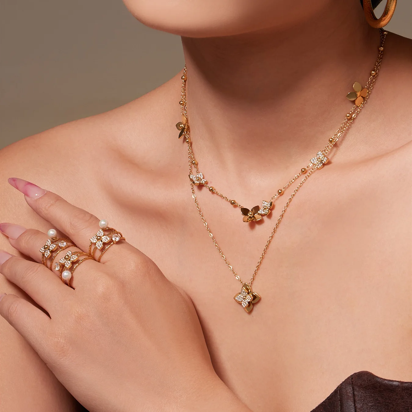 

AETEEY Stainless Steel 18K Gold Plated Flower Set - Affordable Luxury Niche Multi-Layer Necklace Ring with Zircon Pearl Inlays