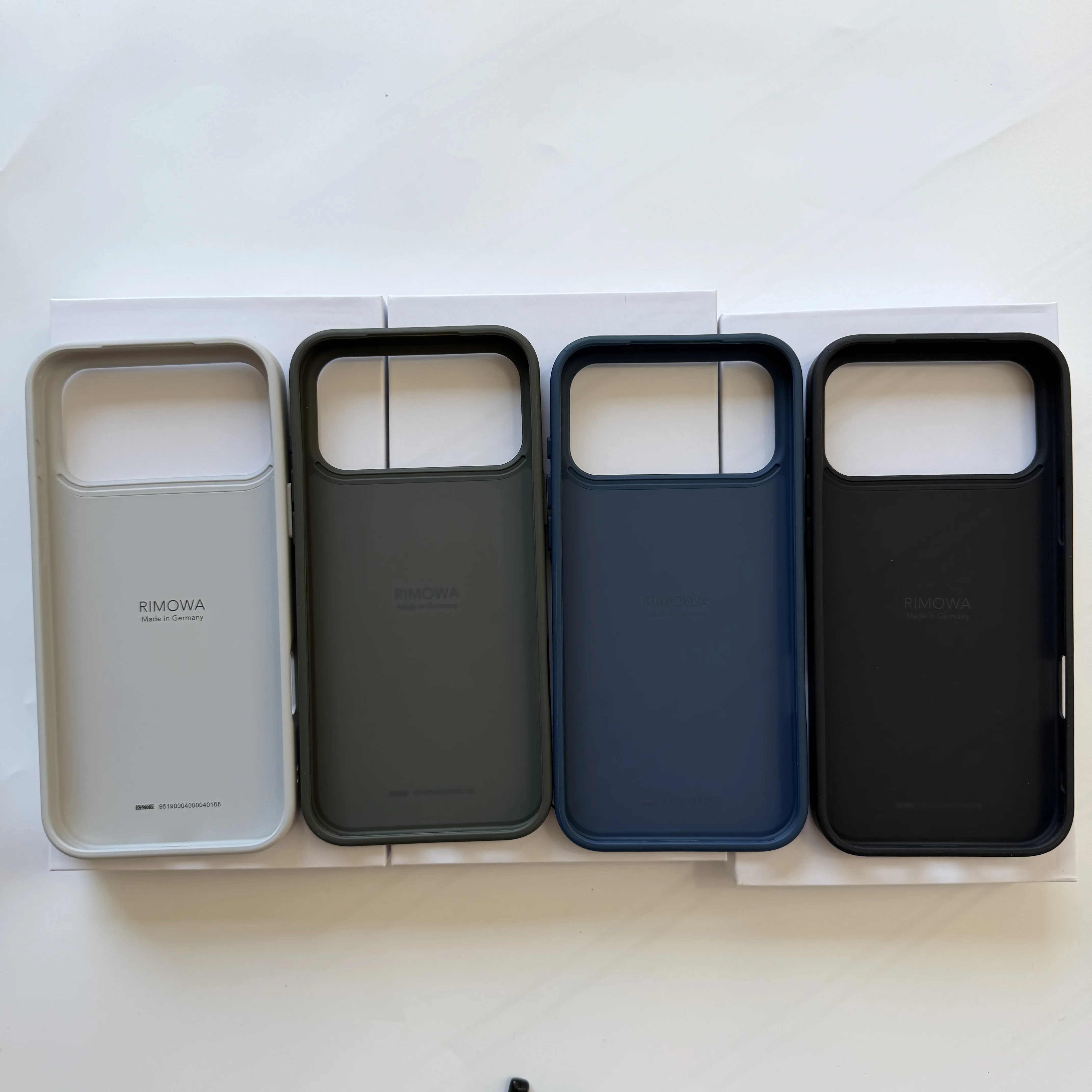 RIMOWA Aluminum Alloy Phone Cases For iPhone 18 17 16 Pro Max 3D Corrugated Stripe Back Luxury Bussiness Luggage Cover