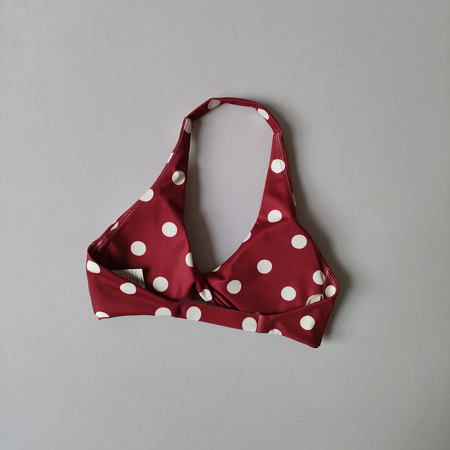 Sport-BH mit Polka-Dot-Muster für Damen, Fitness-Top mit Neckholder, schöner Rückenpartie, Push-up-Effekt, freiliegender Brust, Pilates-Top, Yoga-Bekleidung, Lauf- und Fitness-BH – Detail 4