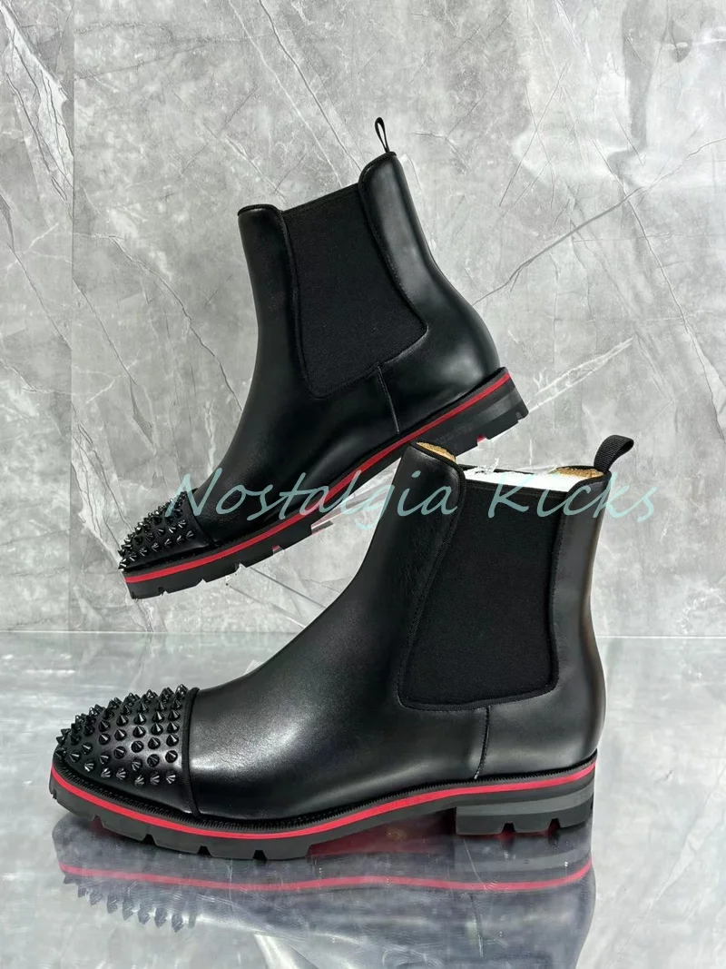 Retro Braune Wildleder Chelsea Stiefel Nieten Zehen Rindsleder Stiefeletten für Männer Streifen Metall Nieten Lässige Winter Wüstenstiefel