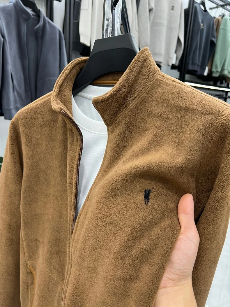 Luxuriöse Plüsch-Winterjacke mit Stehkragen für Herren, Designer-Marke, Pony-Stickerei, Modischer und Bequemer Reißverschluss-Mantel – Detail 8