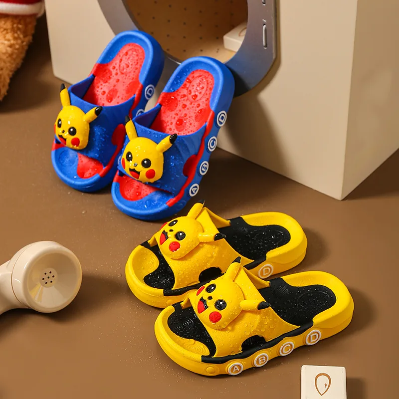 Pokemon Pikachu pantofole per bambini in estate pantofole da bagno per cartoni animati accessori per la spiaggia e il mare pantofole addensate per