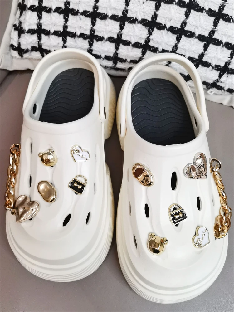 1PC Gold Bear ABS Shoe Charms Diy Chains Decorations Funny Buckle Accessories Women Clog Garden Shoes Decor For Bubble Sandals