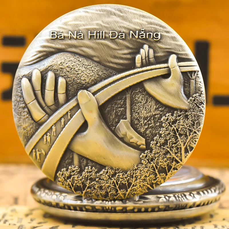 Retro Bronze Steampunk Bana Hill Flip-Top Male And Female Student Gift Quartz Necklace Commemorative Pocket Watch