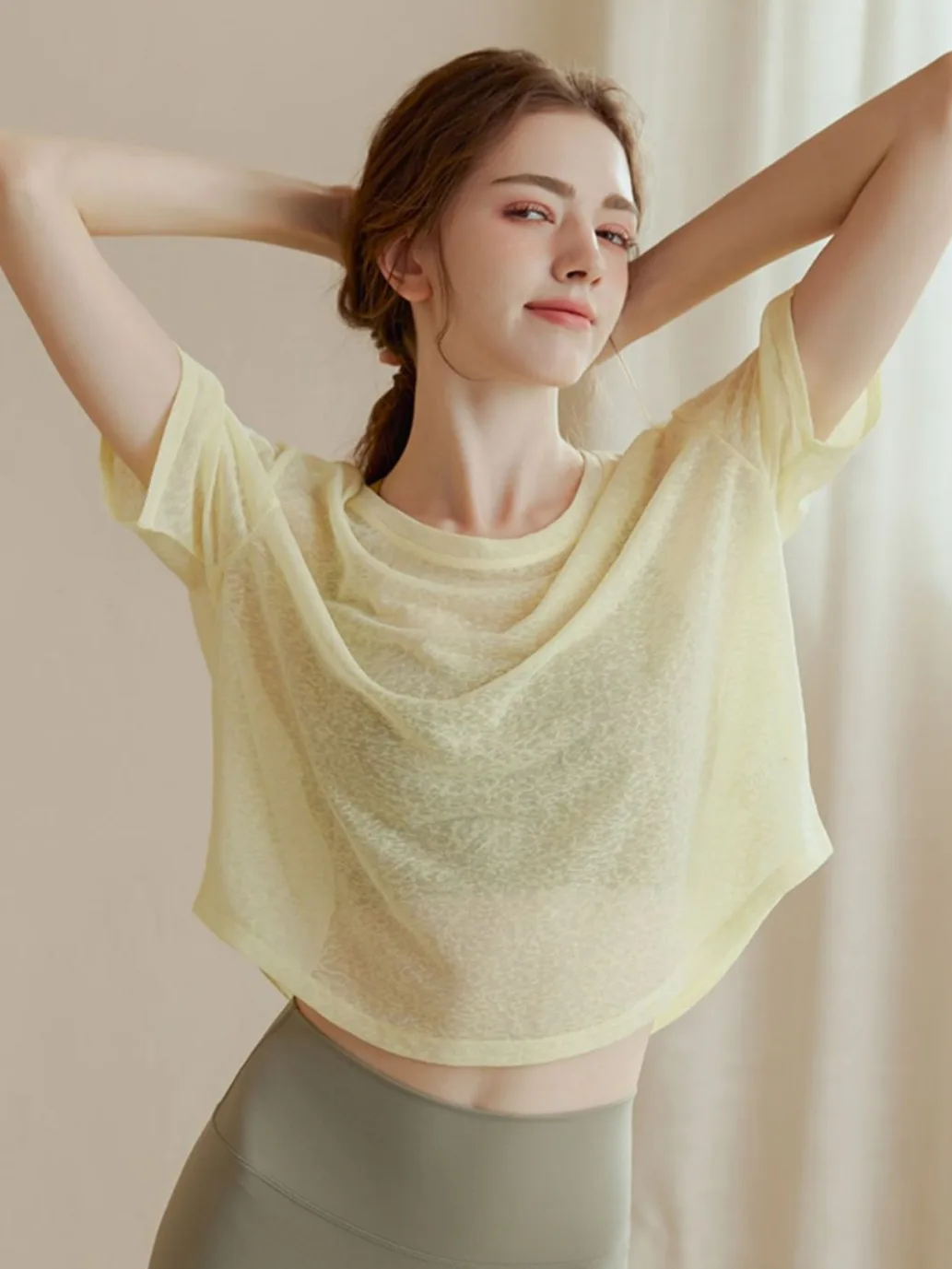 

Loose-Fit Quick-Dry Yoga Cover-Up for Women Breathable Slimming Short-Sleeve T-Shirt Lightweight Sports Top Gym