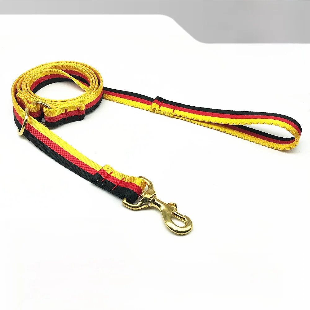 

Трехцветный поводок для собак: многофункциональный ремень для дрессировки крупных и средних пород, полицейских собак, а также для тренировок.