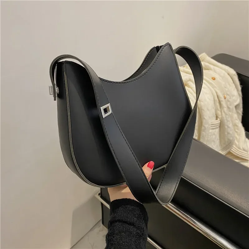 Half-Moon Small Shoulder Underarm Bags Vintage Crossbody Bag PU Leather Ladies Armpit Bags Ladies Shopping Handbag and Purse