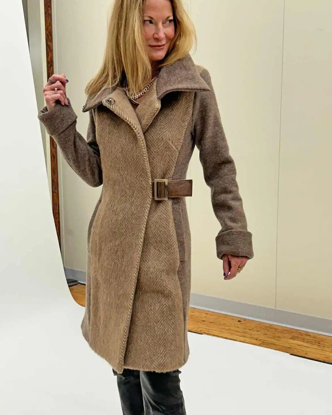 Damski płaszcz patchworkowy z paskiem, klapami marynarki, długim rękawem, zimowy, wiatroodporny, ciepły płaszcz do pracy, możliwość personalizacji.