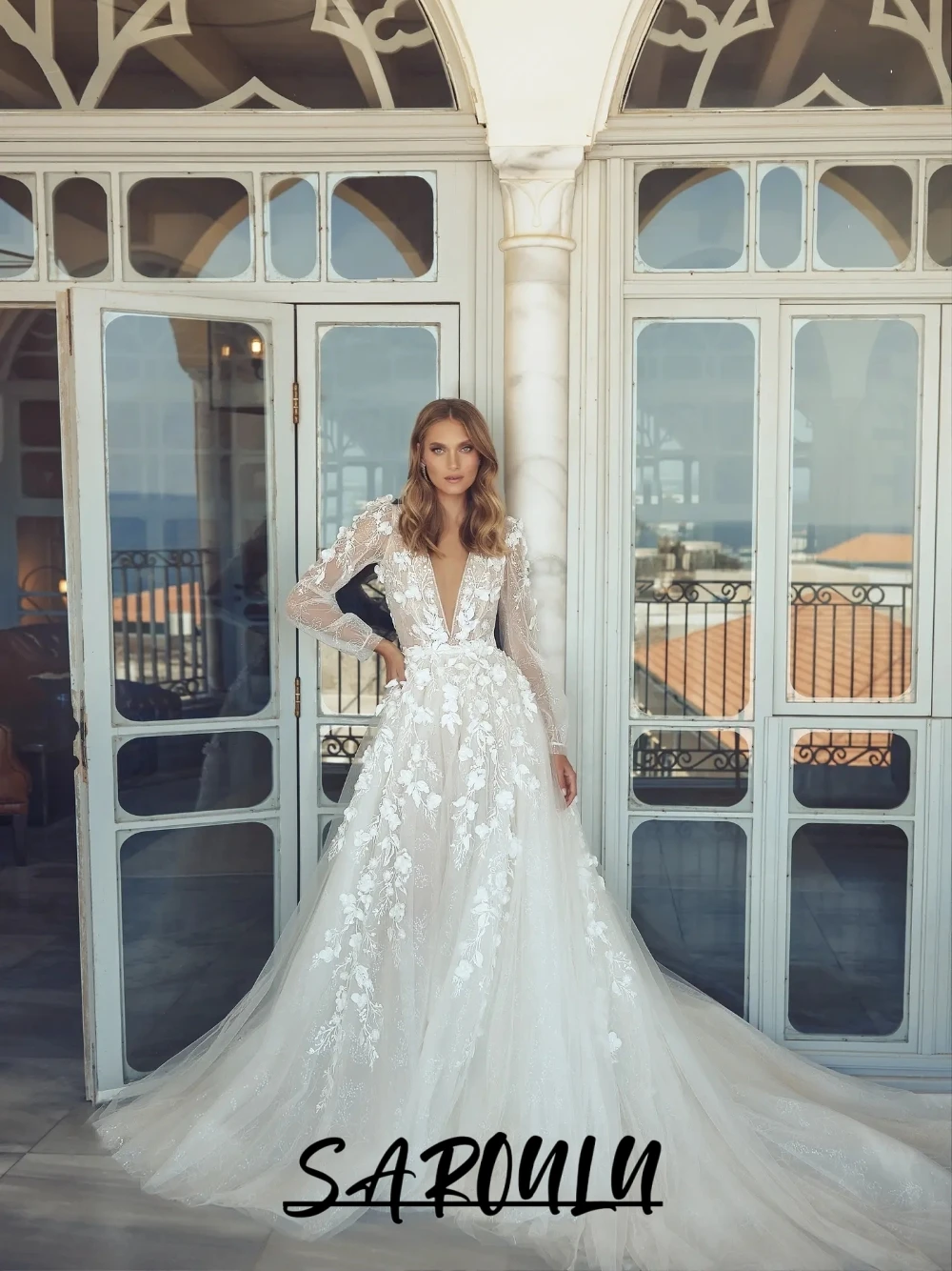 

Backless Sexy Plunge Neckline Appliques Wedding Dress Dazzling Sheer A Line Bridal Gown Customized Floor-length Charming Wear