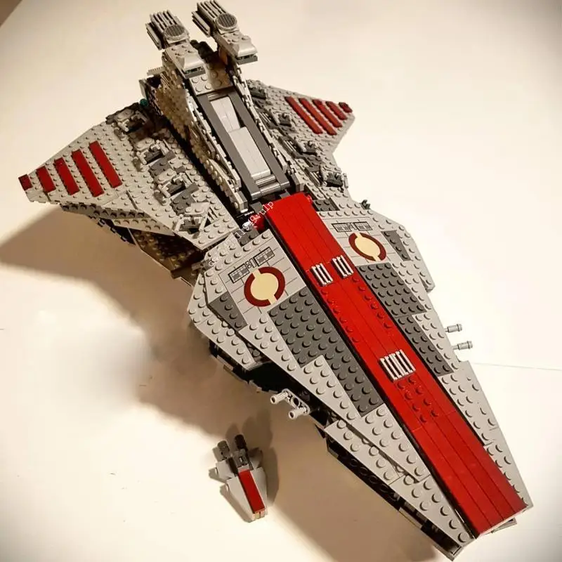 1200pcs Venator Class Republic Attack Cruiser Compatible 803919077 Building Blocks Bricks Star Planefighter Educational Toy Gift