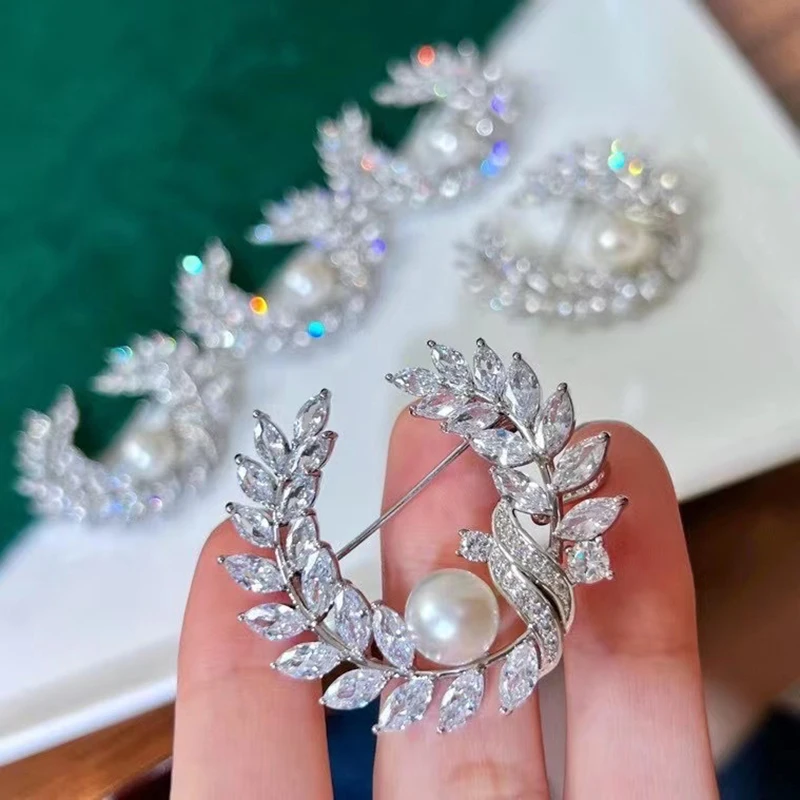 1 قطعة مزاجه الموضة كريستال الذهب والفضة اللؤلؤ دبابيس للنساء الملابس معطف حفل زفاف مجوهرات اكسسوارات هدية