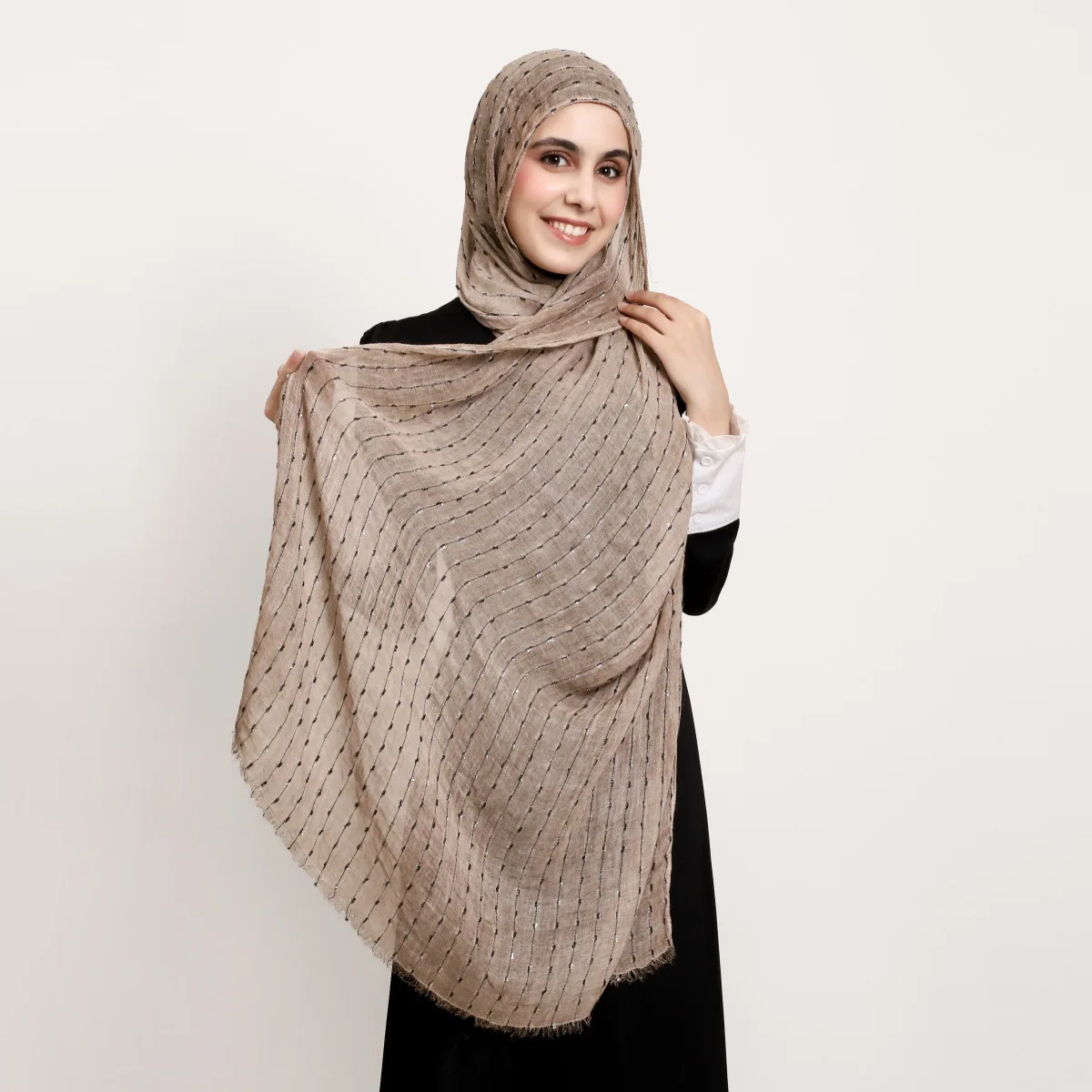 

Новый мусульманский хиджаб из искусственного шелка, полосатый шарф, женский вискозный платок из вуали, платок-тюрбан, банданы, повязка на голову, Bufanda, платок, Turbante Mujer