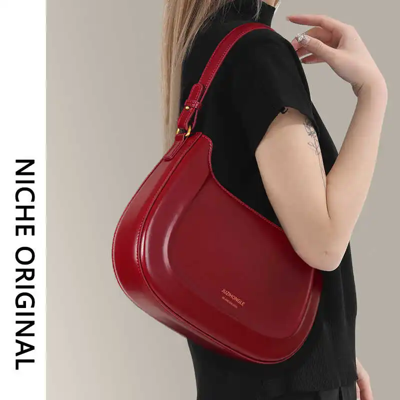 

Ele Red Leather Underarm Bag for Women 2024 New Sle Handbag Single oulder Wedding Bride Bag Retro Stitching Element