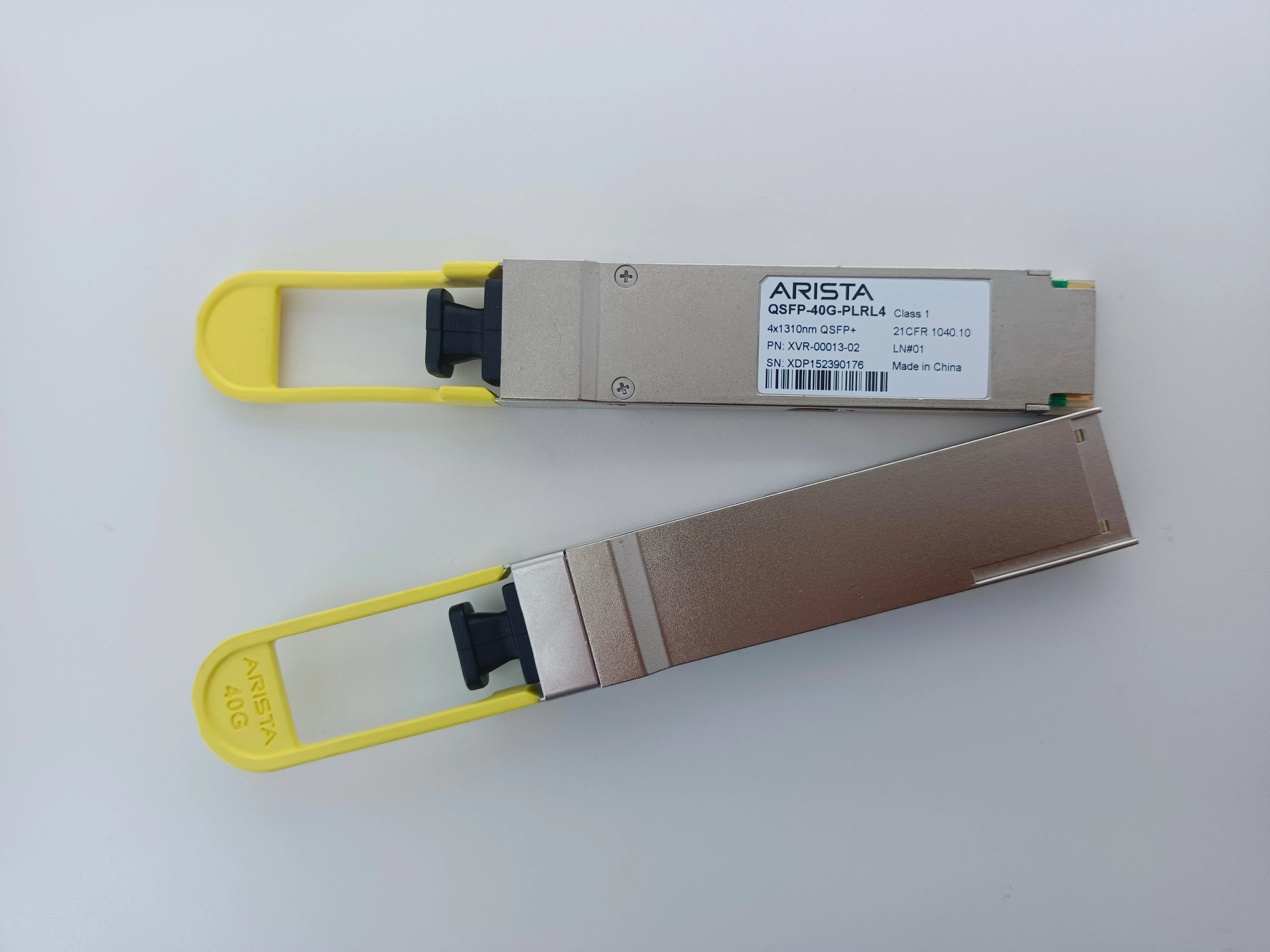 

Arista 40G optical fiber XVR-00013-02/QSFP-40G-PLRL4/40GBASE-PLRL4/QSFP+ 40G 1310nm 1.4km MPO SMF Optical Transceiver Module