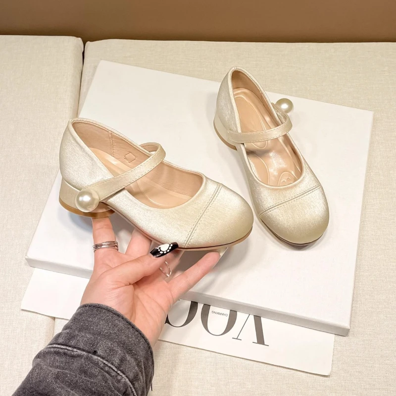 Mädchen Mary Jane Schuhe 2026 Neue Sommer Kinderschuhe Weiche Sohle Einfach Klassisch Party Hochzeit Barfuß Alltags-Tragbarkeit – Detail 6