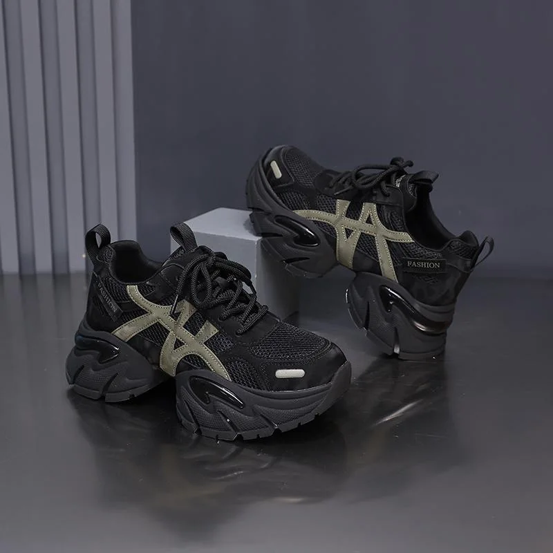 أحذية الركض الخفيفة الفاخرة الناعمة ذات النعل الناعم لزيادة الارتفاع أحذية الأب للنساء خفيفة الوزن قابلة للتنفس أحذية رياضية كاجوال عصرية