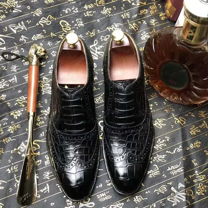 chue new men dress shoes men formal  leisure wedding  male shoes black carving