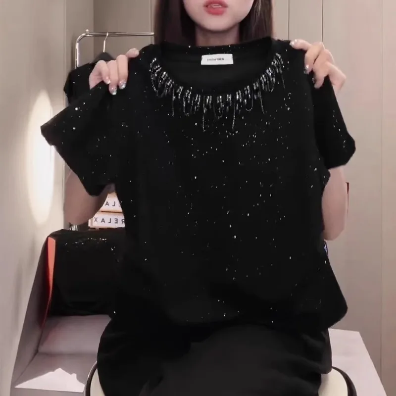 تي شيرت بأكمام قصيرة 2025 نمط كوري جديد مزاجه صناعة ثقيلة ختم ساخن الماس رقبة مستديرة قمة الموضة