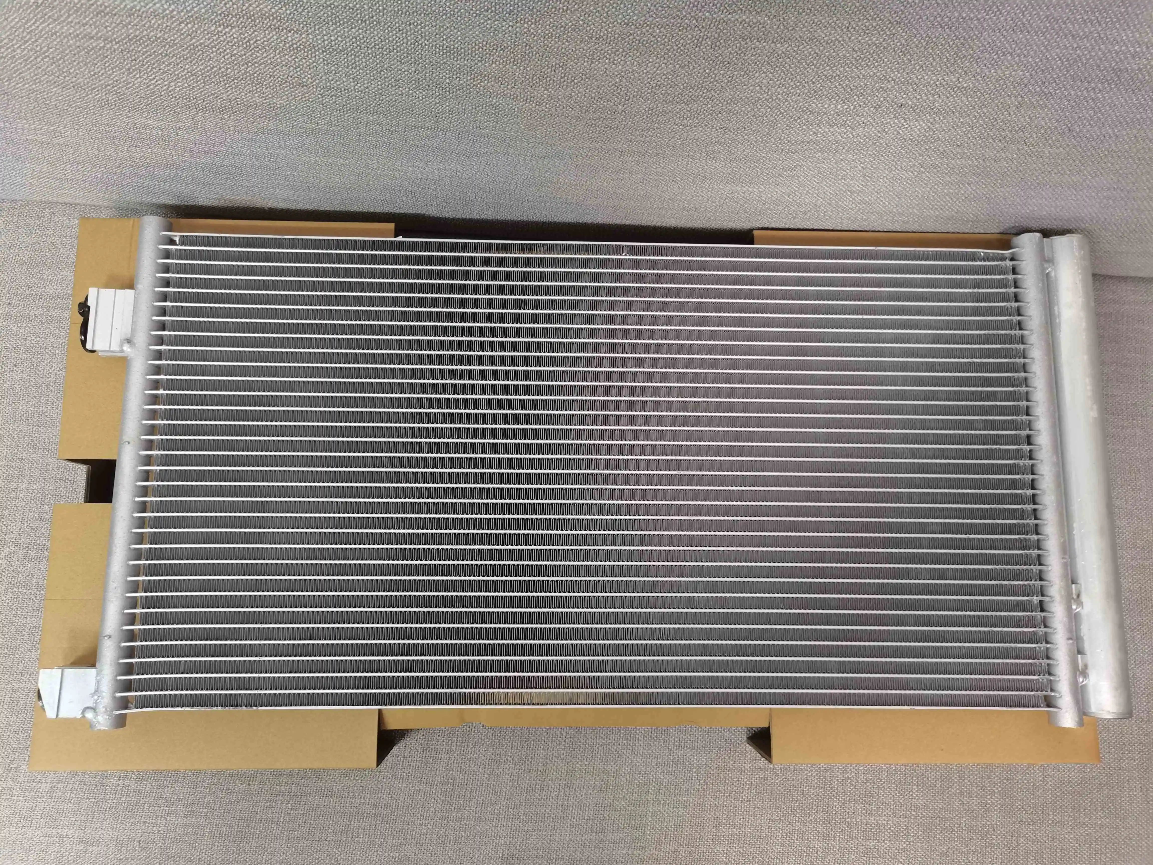 Condensador de radiador A/C T2H3445 T2H37896 para JAGUAR XE XF X260 F-PACE 2016-2025