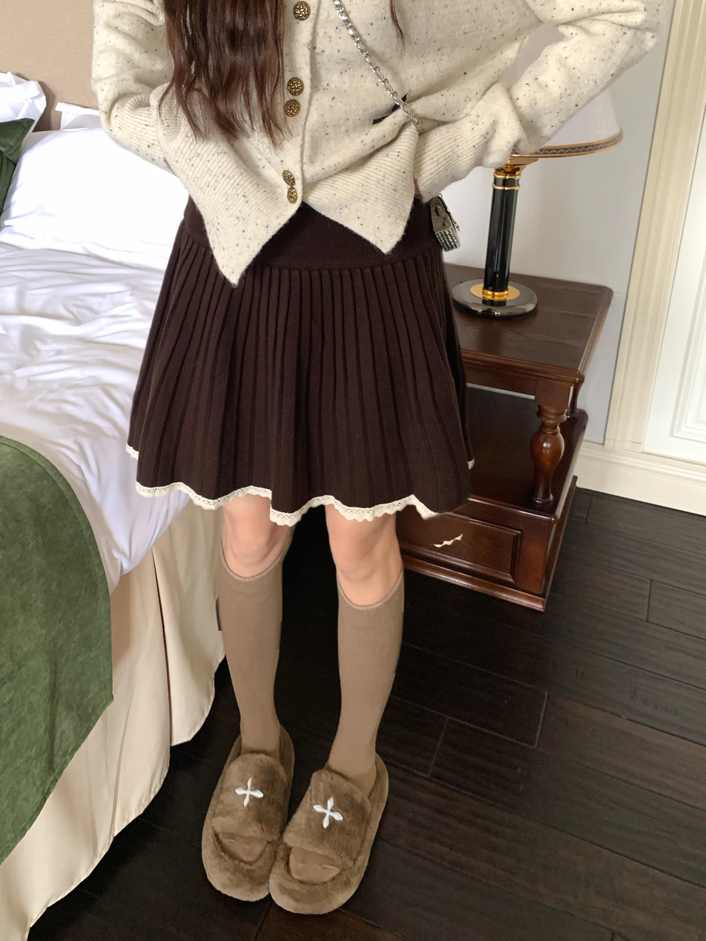 

Трикотажная юбка с высокой талией и кружевной отделкой, А-силуэт, женская, весенняя, плиссированная, в корейском стиле, теплая