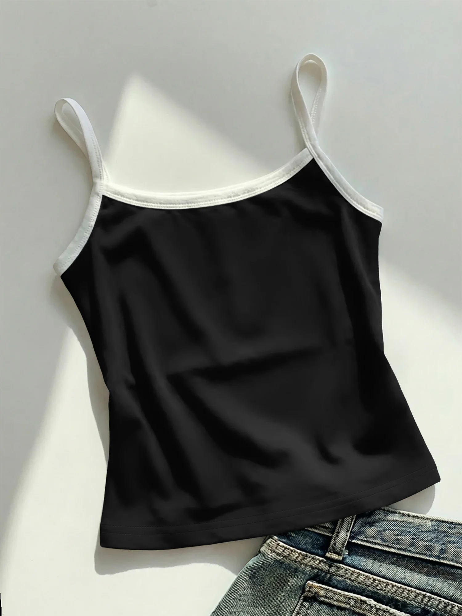 Sweet Cool Contrast Trim Cropped Slim Tank Top, Silver Glitter Skull Graphic Fashion Women Streetwear Sling Top