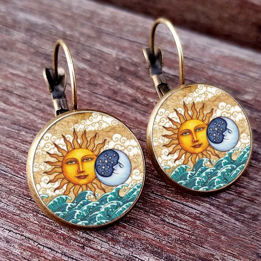 New Arrival Fashion Sun Moon Face Earrings Sun God Moon God Glass Cabochon Women\'s Earrings Jewelry Punk Art Earrings Gift