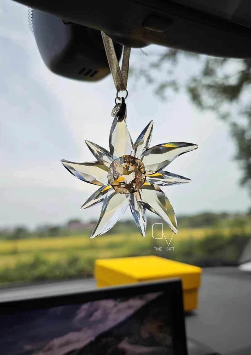 2023Austira Crystal Snowflakes Car Trim Interrior Charms Ornament Crystal Figurine Sun Catcher Hanging Christmas Gift Xmas Craft