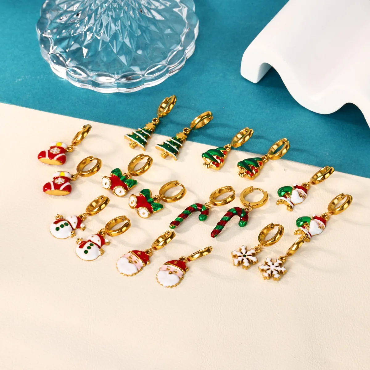 Cute Christmas Women's Stud Earrings Gold Snowflakes Imitation Pearls Party Jewelry Gift Free Shipping