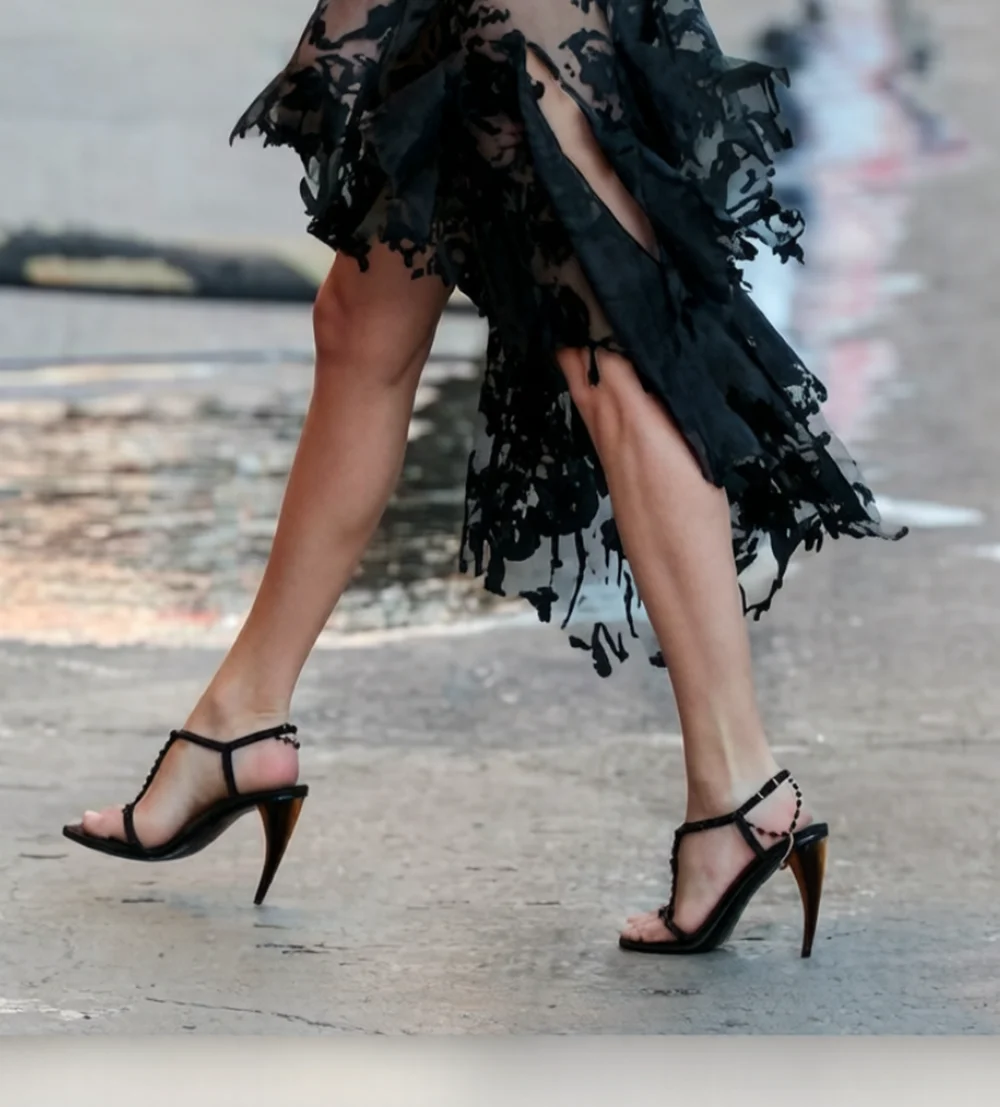Black/White Open Toe T-Strap Stiletto Sandals Fully Embellished Tiny Beaded Delicate Buckle Ankle Strap Summer Fashion Sandals