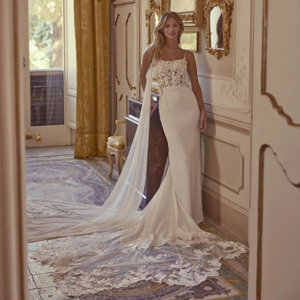 Customized Exquisite Spaghetti Strap Wedding Gown Charming Scoop Neck Bridal Dresses Lace Applique Bridal Gown Vestidos De Noiva