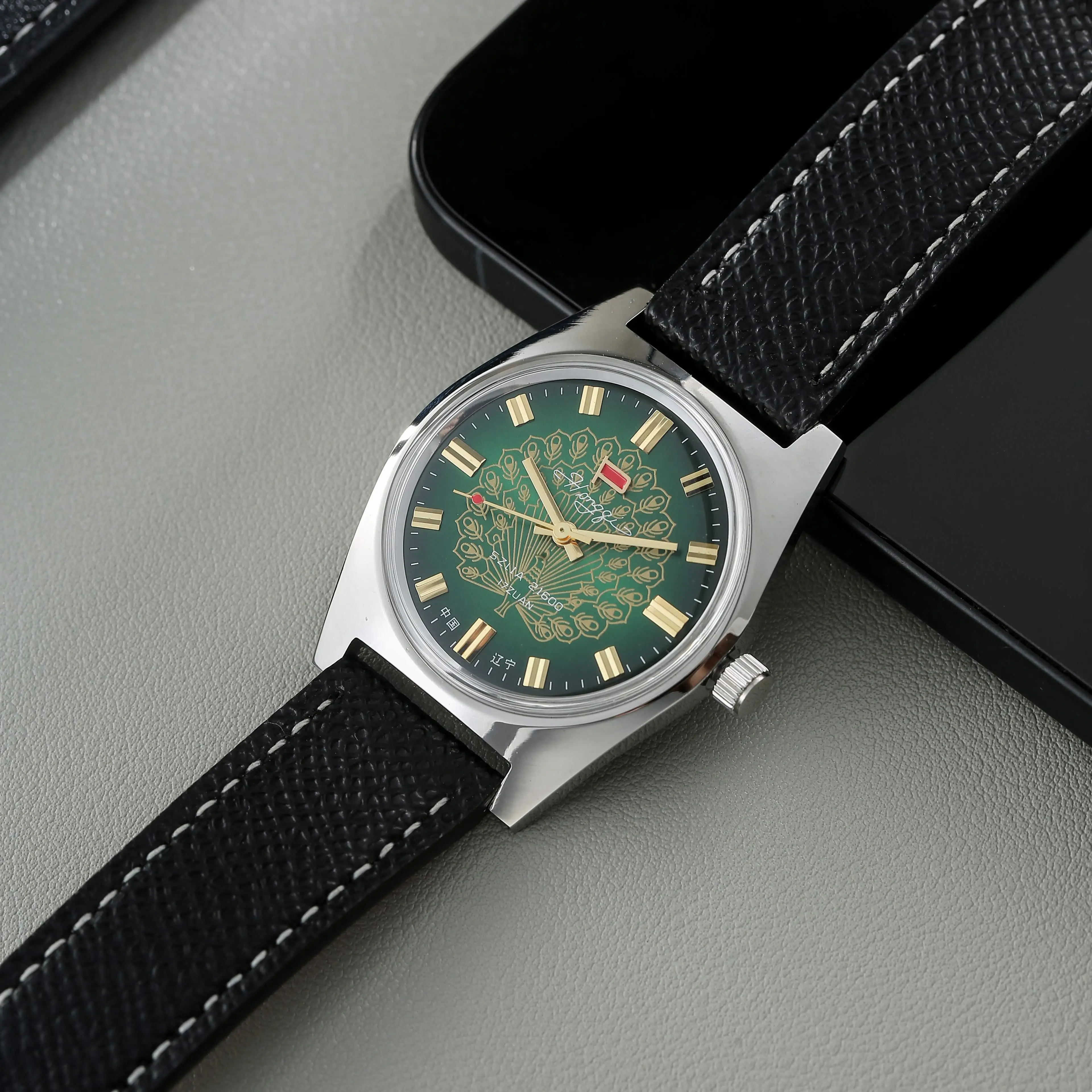 7120 Watches Hand‑Wind Mechanical Watch Men Dome Acrylic Crystal Green Peacock Carved Dial Vintage Leather Strap Wrist Watch