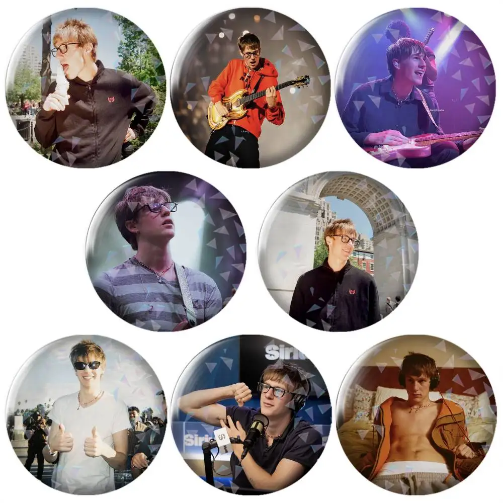 Hot Singer M-Malcolm todd-d Brooch Metal Decorative Brooch Pins for Backpack Clothes Jacket Accessories,Souvenir.