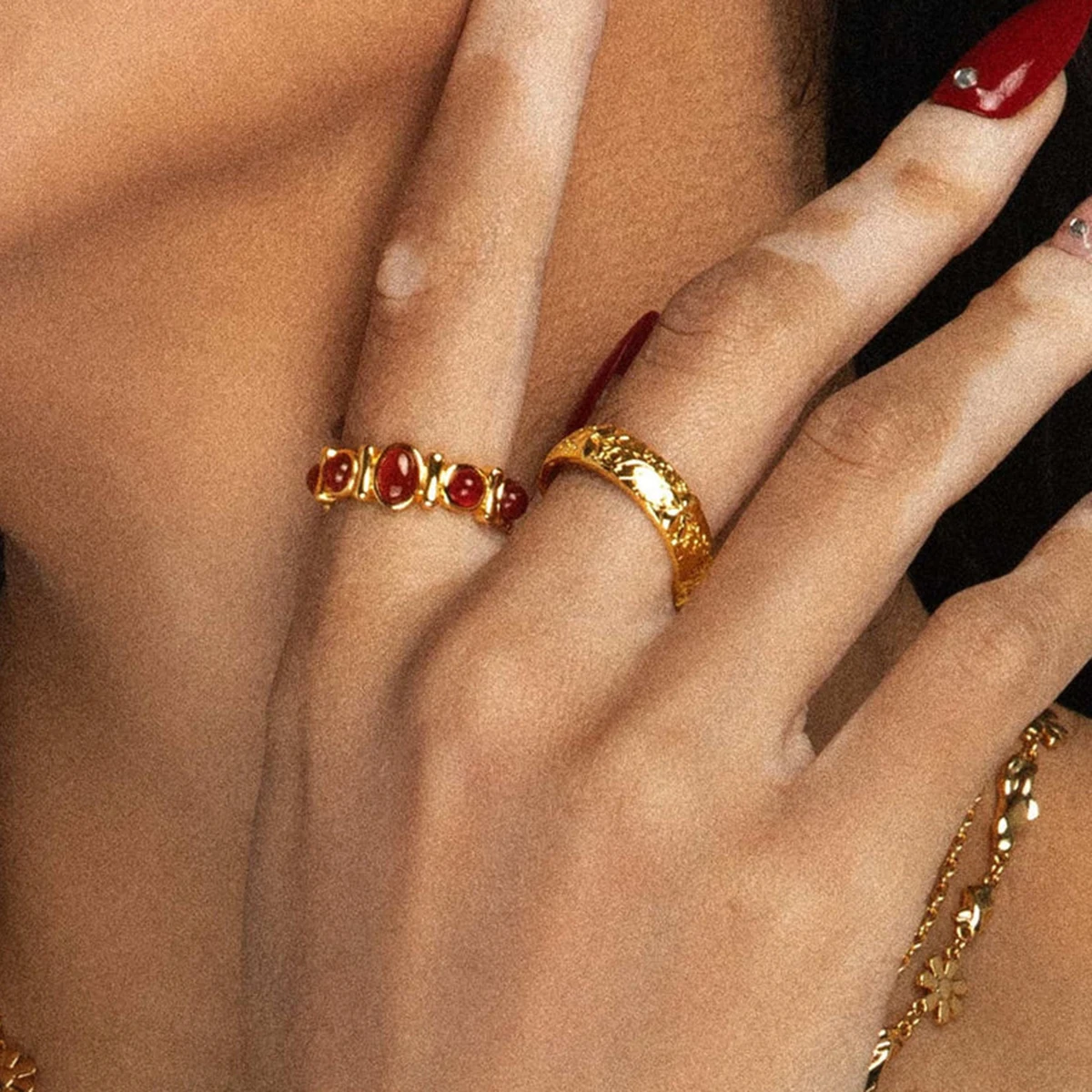 

AIKOER Vintage 18K Gold Color Plated Stainless Steel Red Agate Ring Stackable Tiger Eye Stone Ring Women's Jewelry Party Gift