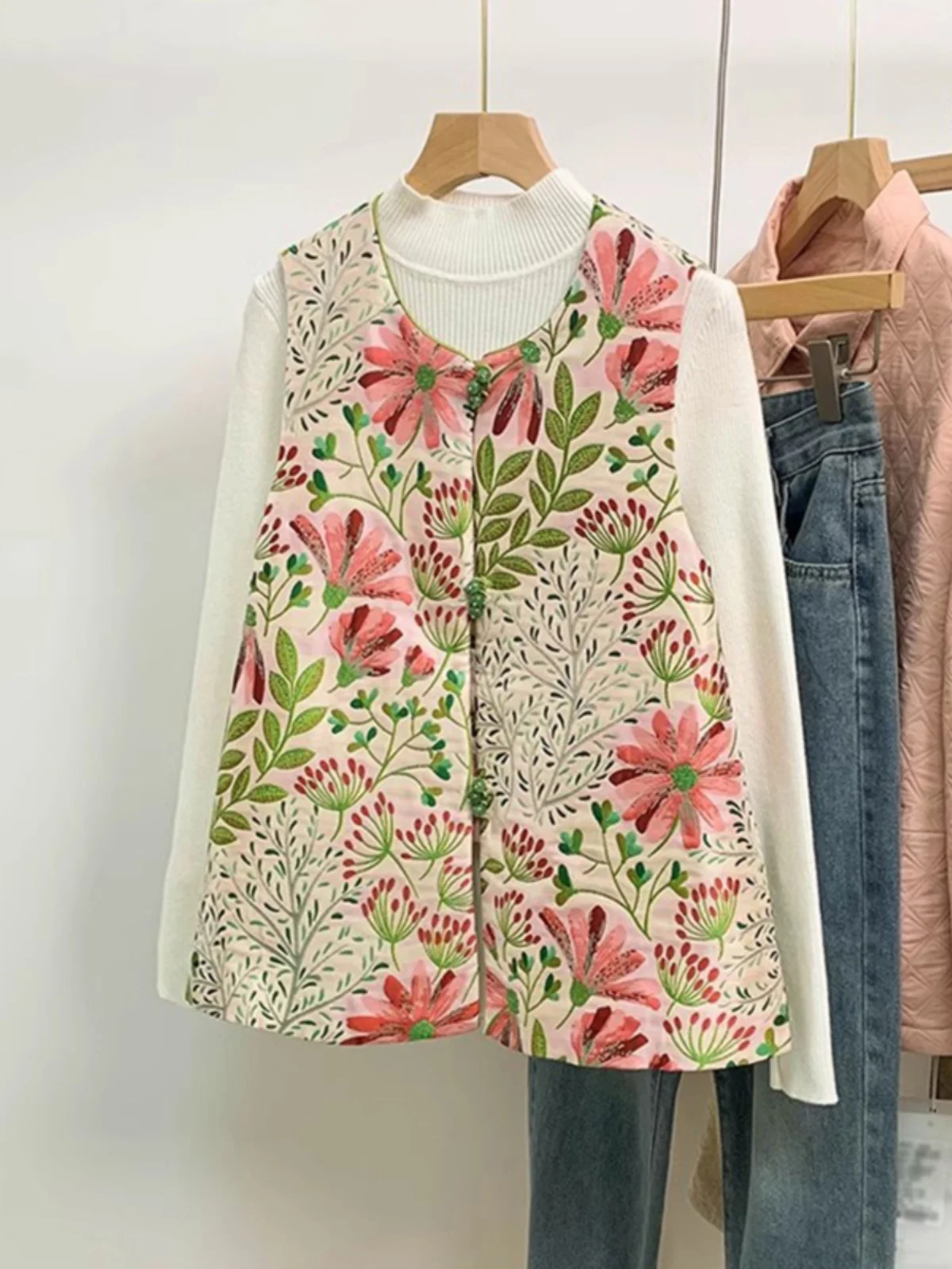 

Retro Chinese Sle Embroidered Jaet Vest Women's Summer High End New Chinese Sle Tang Costume Modin oulder Top