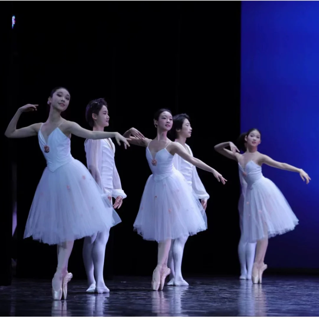 白いロングバレエドレス 女の子 大人 女性 子供 バレエドレス ロング モダンダンス衣装 スワンダンス パフォーマンス ダンスパーティードレス