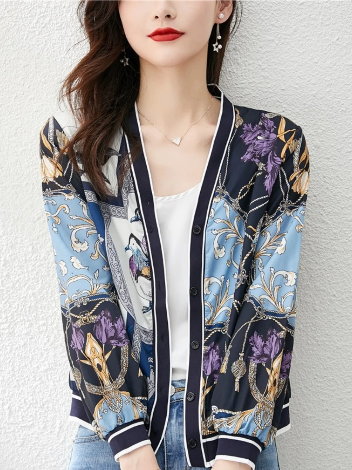 

Модный европейский кардиган с V-образным вырезом, свободного кроя, тонкий, с защитой от солнца, женский, с принтом, универсальный, открытый, топ-кардиган...