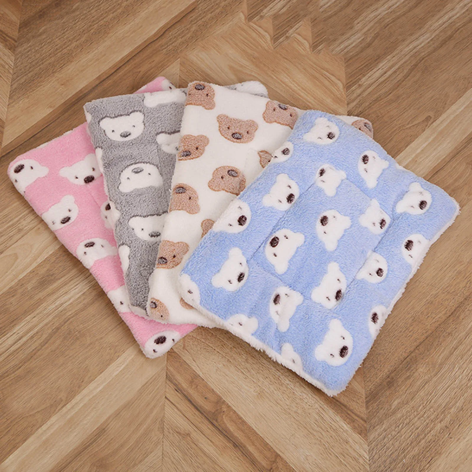 Ladybugs Live Pet Mat Autumn And Winter Thickened Pet Bed Comfortable Cat And Dog Sleeping Pad Pet Call Resin