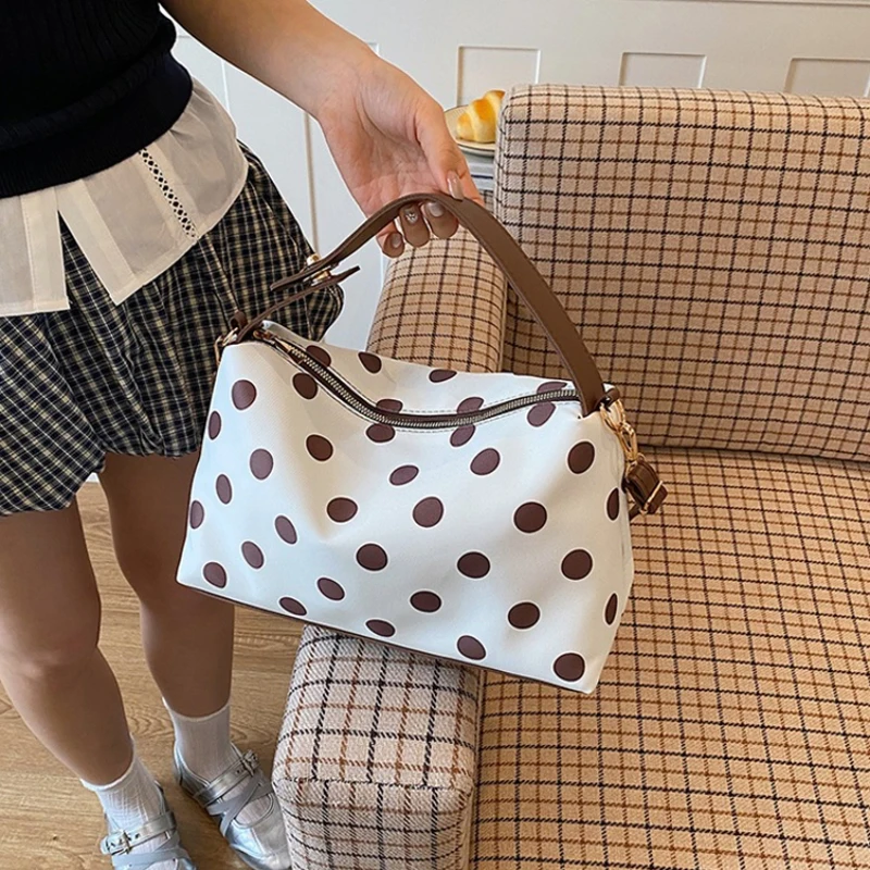 Koreanische Umhängetasche mit Polka Dots, leichte Damen-Umhängetasche, vielseitige, lässige Colorblock-Handtasche für den Arbeitsweg, Reißverschluss – Detail 25